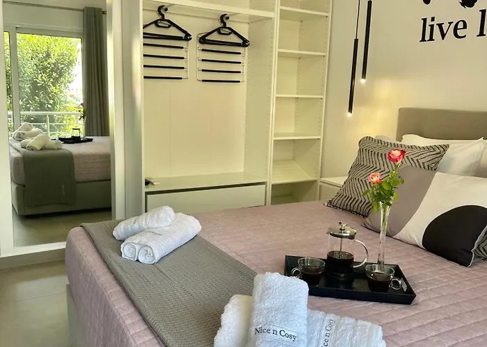 Nice N Cosy Apartment II