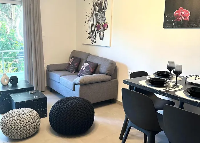 Nice N Cosy Apartment II